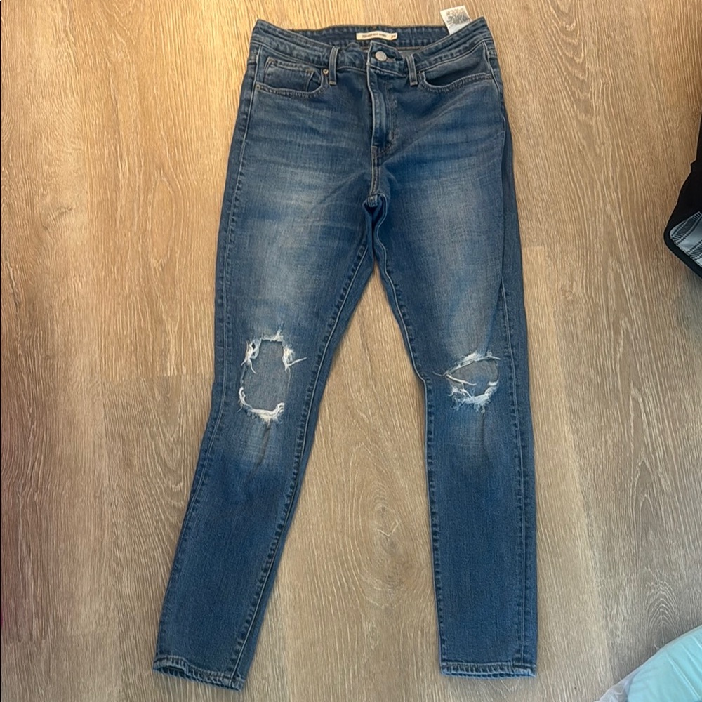 721 Levi’s high rise skinny jeans